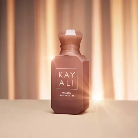 Kayali Fragrances Freedom Musk Latte | 41 Eau de Parfum parfüm şişesi