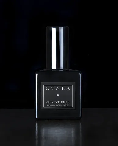 Lvnea Ghost Pine parfüm şişesi