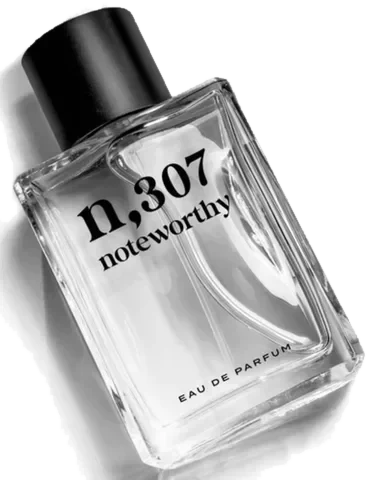 Noteworthy n,307 parfüm şişesi