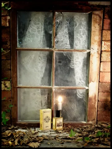 Solstice Scents Manor parfüm şişesi