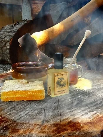 Solstice Scents Smokewood Apiary parfüm şişesi